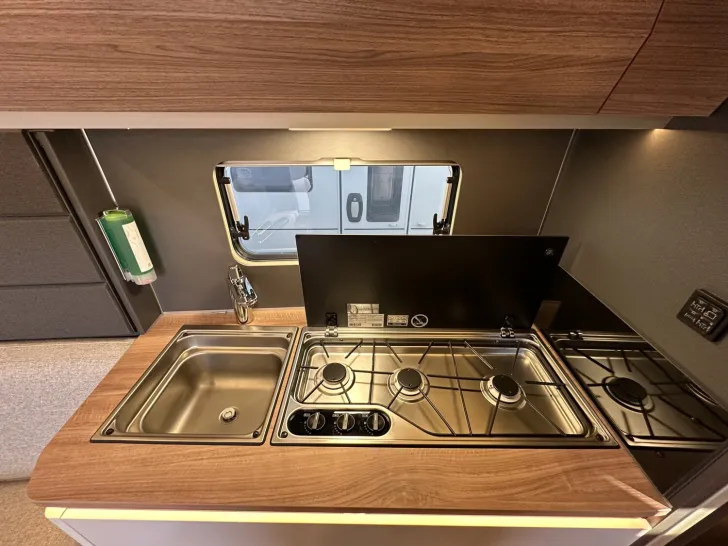 Fahrzeugbild Knaus Azur 500 EU Tv-Paket |ATC|2000kg |Combi-E|Cityw. #6