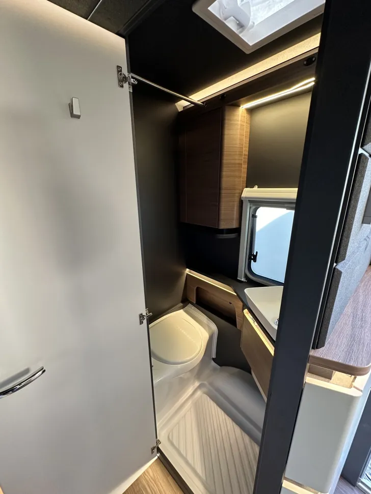 Fahrzeugbild Knaus Azur 500 EU Tv-Paket |ATC|2000kg |Combi-E|Cityw. #8