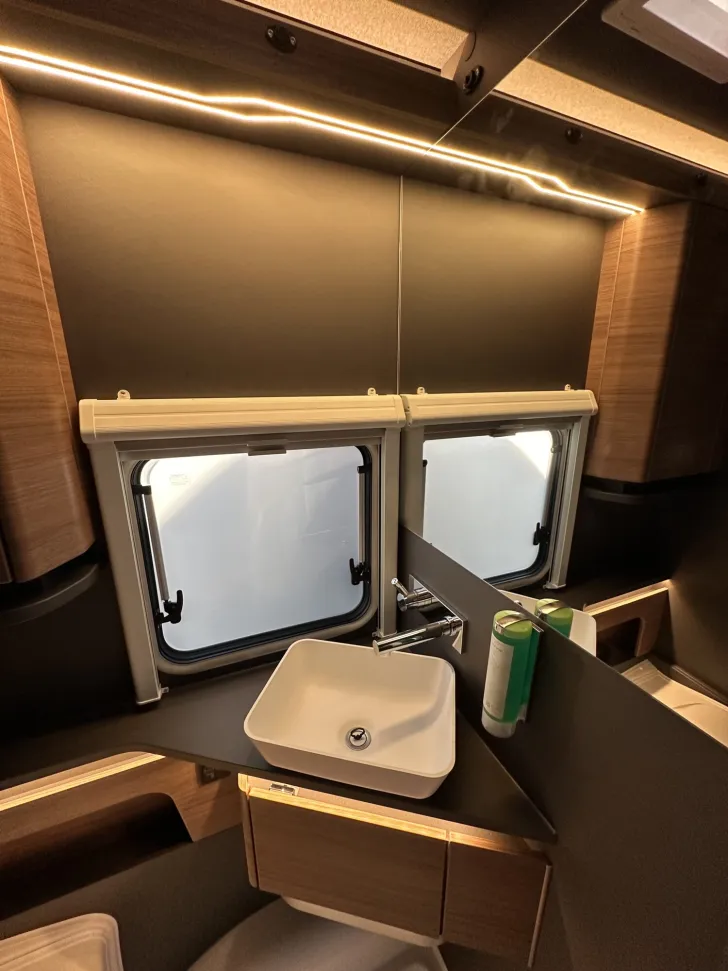 Fahrzeugbild Knaus Azur 500 EU Tv-Paket |ATC|2000kg |Combi-E|Cityw. #9