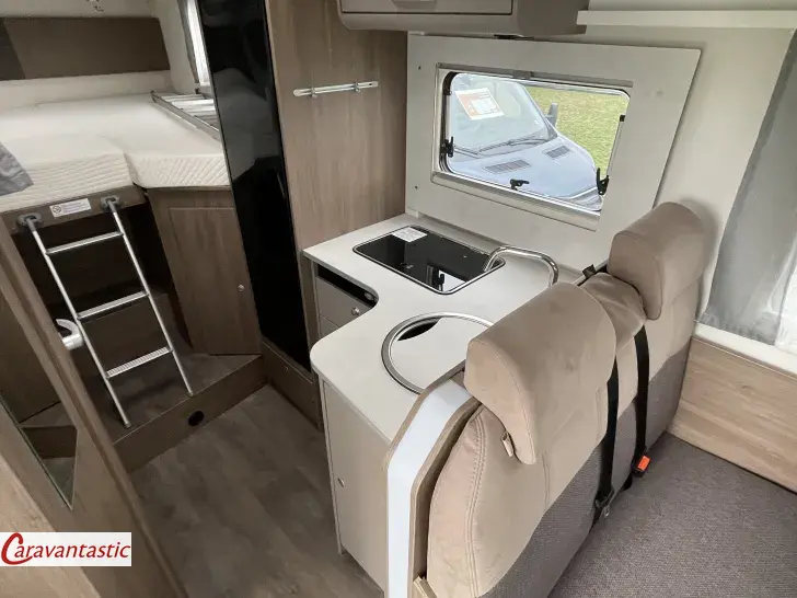 Fahrzeugbild Carado TEILINTEGRIERTE 328 #9