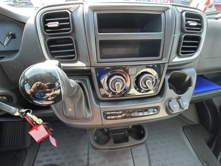 Fahrzeugbild Sunlight Camper Van Cliff 600 Adventure Edition #16