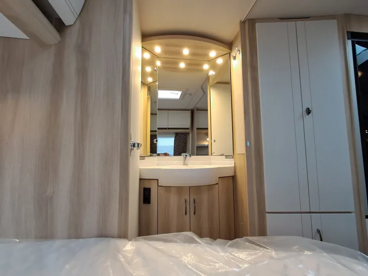 Fahrzeugbild Hobby De Luxe 560 KMFe *Modell 2025* #24