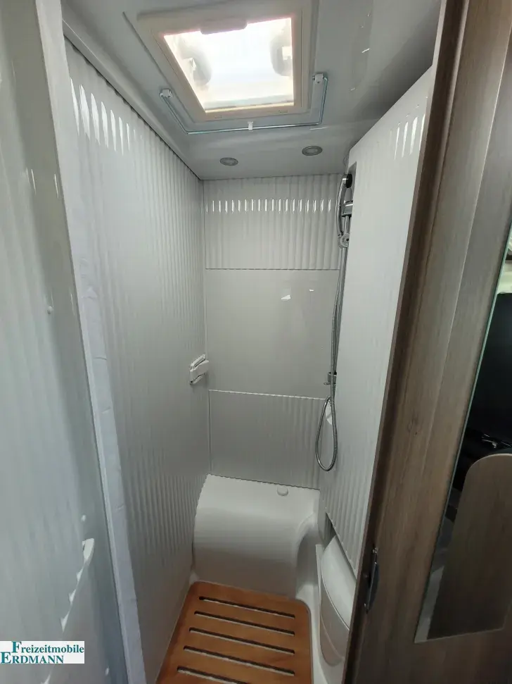 Fahrzeugbild Carado V 132 #13