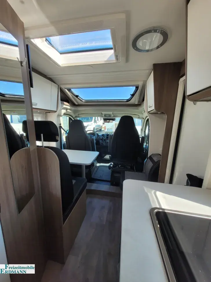 Fahrzeugbild Carado V 132 #16