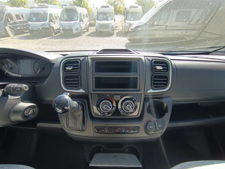 Fahrzeugbild Carado V 339 140PS AUTOMATIK/90l Dieselt/TV-Paket/o.AD #10