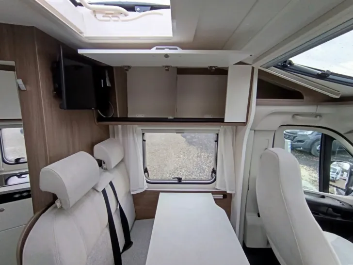 Fahrzeugbild Carado V 339 140PS AUTOMATIK/90l Dieselt/TV-Paket/o.AD #23