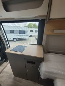 Fahrzeugbild LMC Innovan 592 #14