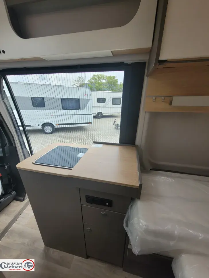 Fahrzeugbild LMC Innovan 592 #14