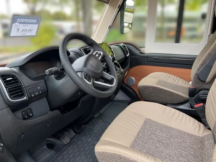 Fahrzeugbild Carthago chic c-line I 4.9 LE #7