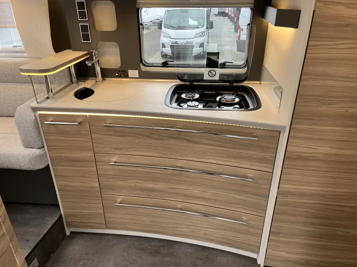 Fahrzeugbild Dethleffs Alpa I 6820-2 Preisvorteil 31.209€ geg. UVP* #10