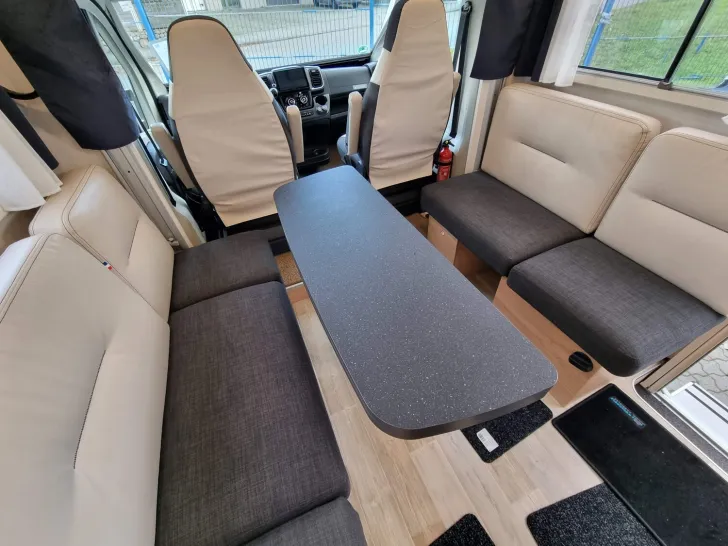 Fahrzeugbild Mooveo Tei 70DH Gebraucht, Fiat Automatik, Face-to-Face #6