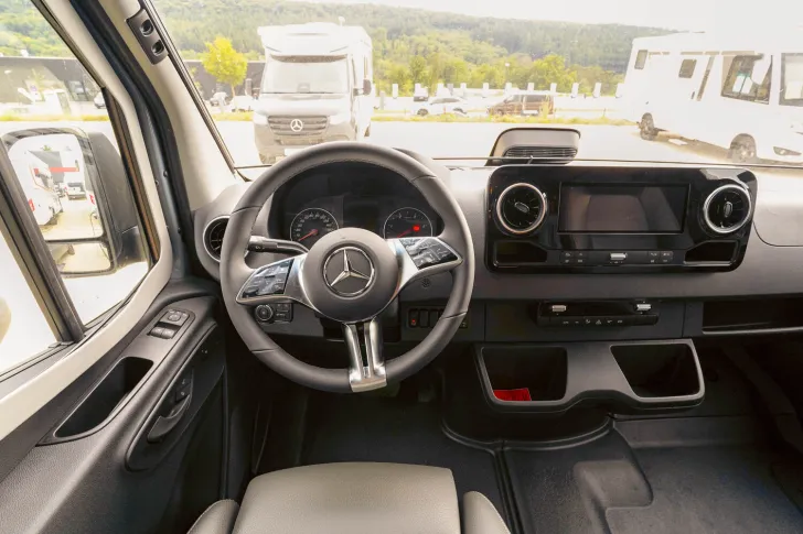Fahrzeugbild Hymer Grand Canyon S Mercedes 600 VORTEIL 16.045 EURO #11