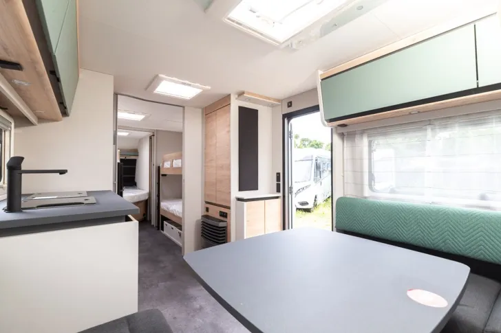 Fahrzeugbild Dethleffs Camper 730 FKR *2x2Stockbetten+866kg Zuladung** #10