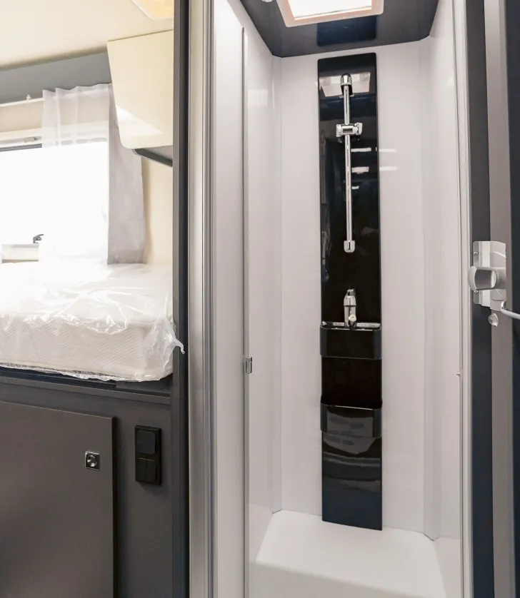 Fahrzeugbild Laika Kosmo L 409 *SIE SPAREN 20.364* #12