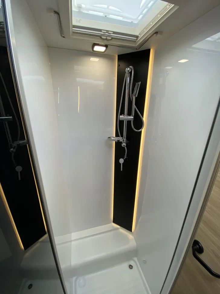 Fahrzeugbild Chausson Teilintegrierte 777 Titanium Ultimate Automatik #16