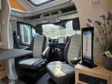 Fahrzeugbild Sunlight Ford T 670 S #11