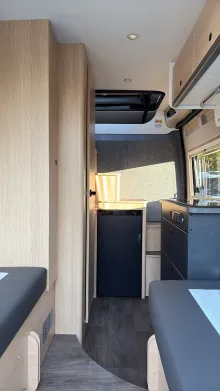 Sicht vorne-hinten Sunlight Camper Van CLIFF 540 Vanlife Sofort verfügbar
