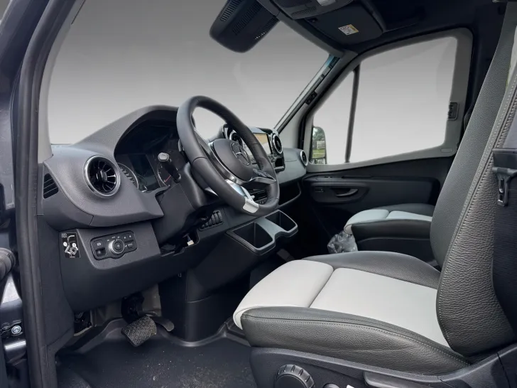 Fahrzeugbild Hymer Grand Canyon S CrossOver 600 Anhängerkupplung #7