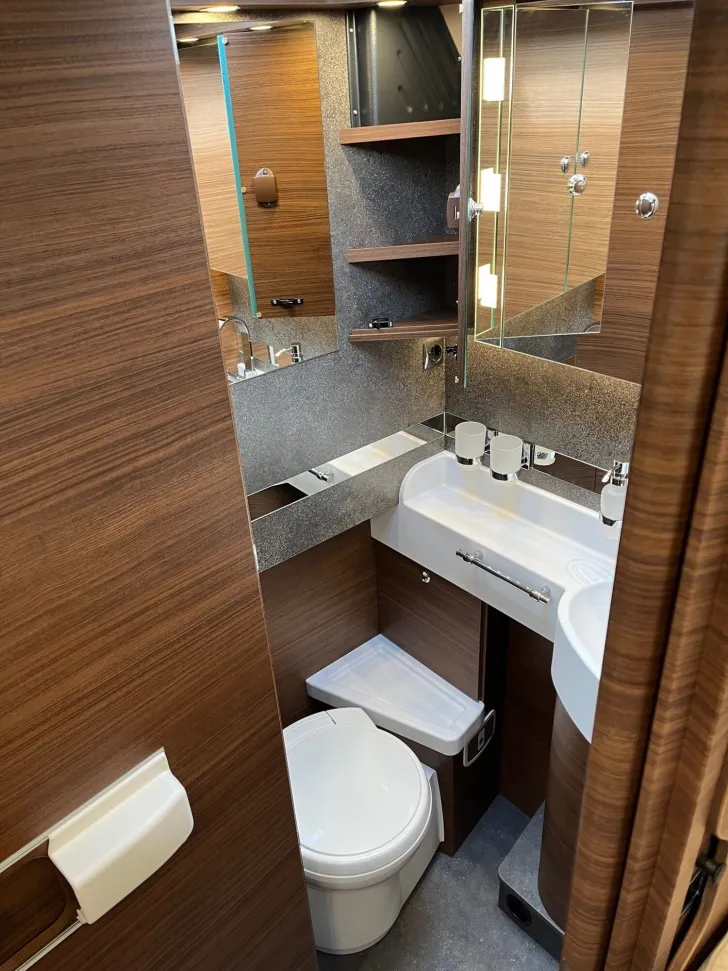 Fahrzeugbild Carthago chic c-line I 4.9 LE Modell 2026 ohne Hubbett #16