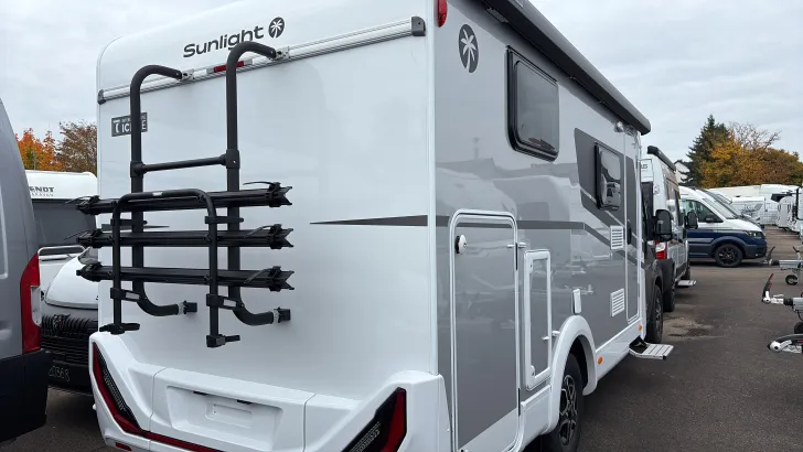 Schräg Hinten Sunlight V 66 Adventure Edition IC-Line