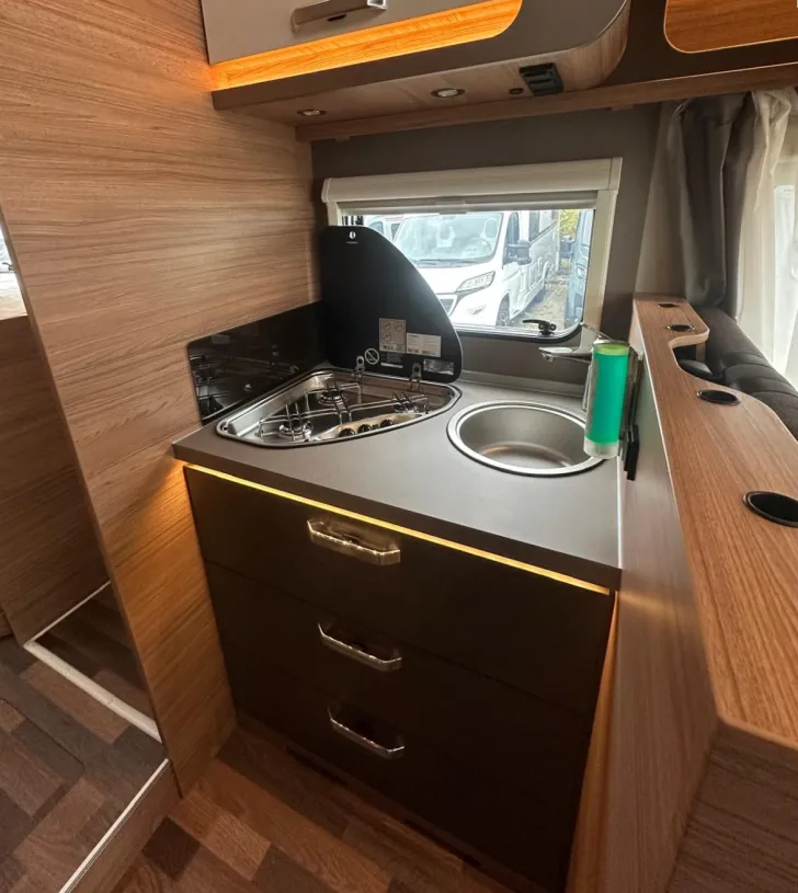 Fahrzeugbild Weinsberg CaraSuite 700 ME #18