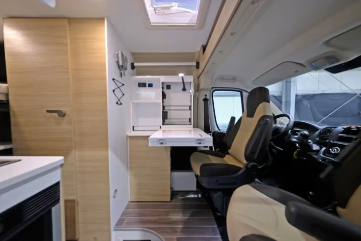 Fahrzeugbild Forster V 541 Youngster/Festbett/PREISKNALLER/NEUWAGEN #9