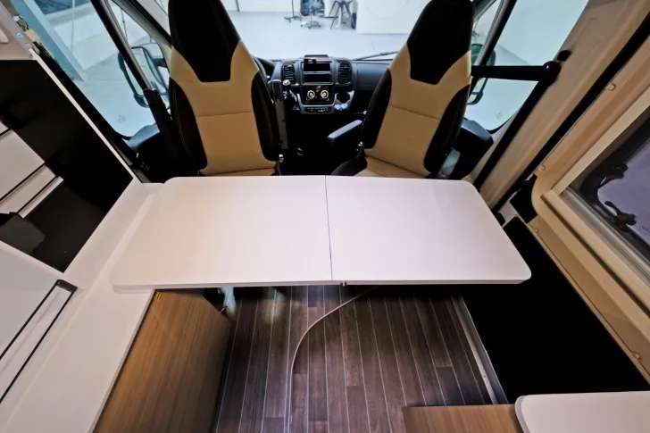 Fahrzeugbild Forster V 541 Youngster/Festbett/PREISKNALLER/NEUWAGEN #10