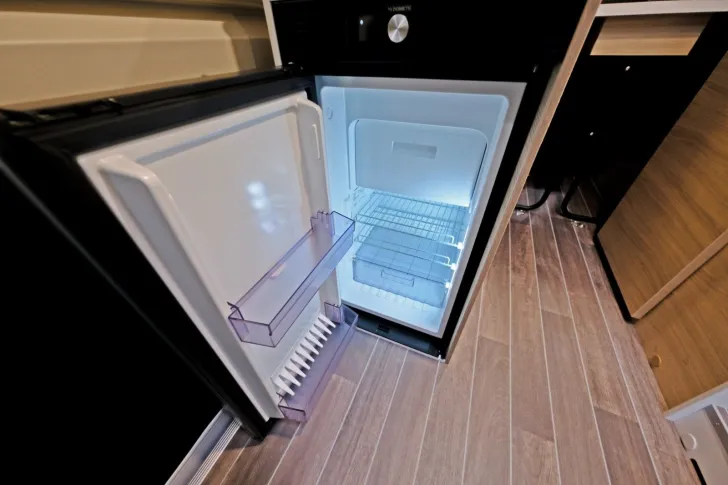 Fahrzeugbild Forster V 541 Youngster/Festbett/PREISKNALLER/NEUWAGEN #16