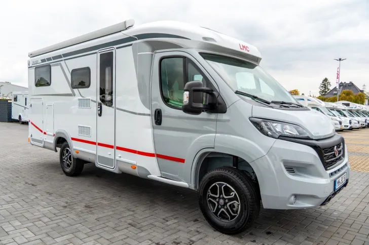 Fahrzeugbild LMC Cruiser V646G *Hubstützen*2xSolar*Autom.*180PS #1