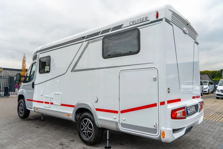 Fahrzeugbild LMC Cruiser V646G *Hubstützen*2xSolar*Autom.*180PS #3