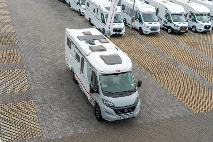 Fahrzeugbild LMC Cruiser V646G *Hubstützen*2xSolar*Autom.*180PS #5