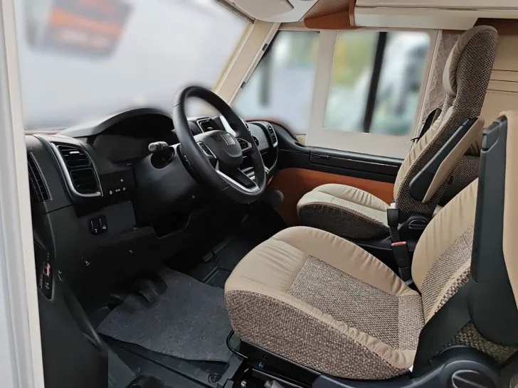 Fahrzeugbild Carthago chic c-line I 5.0 QB L ! Sie sparen 31.240,- ! #7
