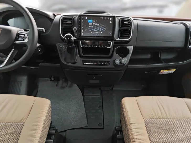 Fahrzeugbild Carthago chic c-line I 5.0 QB L ! Sie sparen 31.240,- ! #9