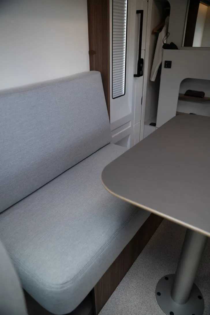 Fahrzeugbild LMC Cruiser T750 EF 180 PS, 4,4tn, 3e+4e Sitzplatz #30