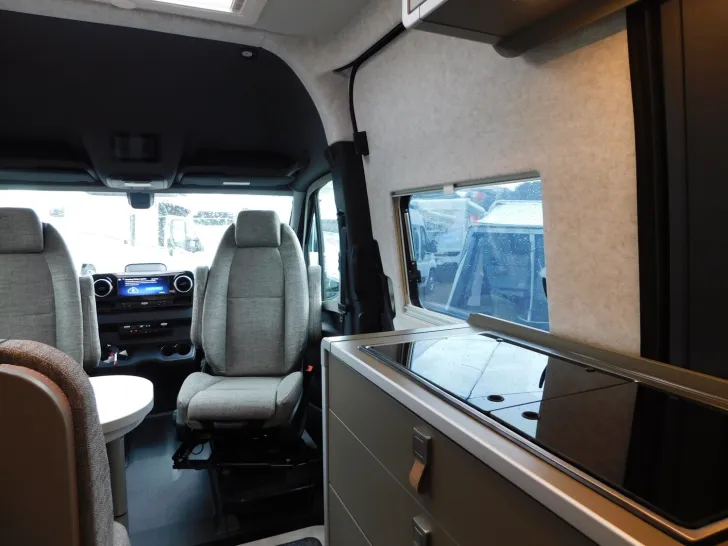 Fahrzeugbild Hymer Grand Canyon S Xperience Winter+Autarkpaket, AHK #13