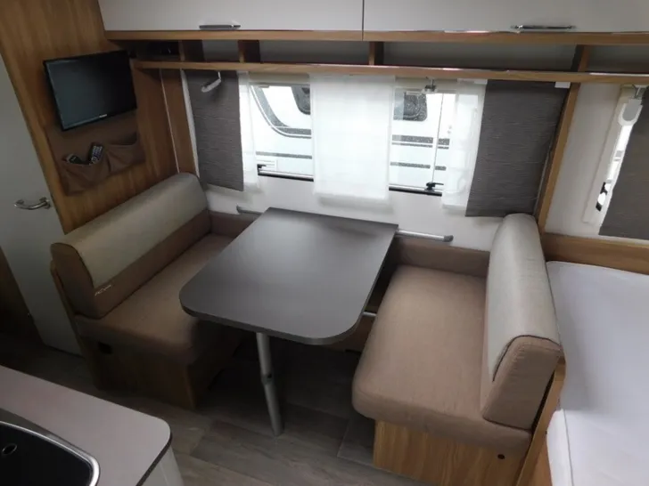Fahrzeugbild Bürstner Premio 495 TK Mover, Vorzelt Air, Sat-Anlage+TV #7