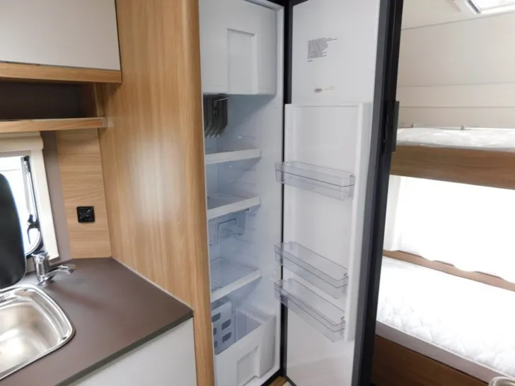 Fahrzeugbild Bürstner Premio 495 TK Mover, Vorzelt Air, Sat-Anlage+TV #13
