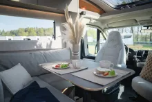 Fahrzeugbild LMC Cruiser T740 EL 180 PS, 4,4tn, 3e+4e Sitzplatz #13