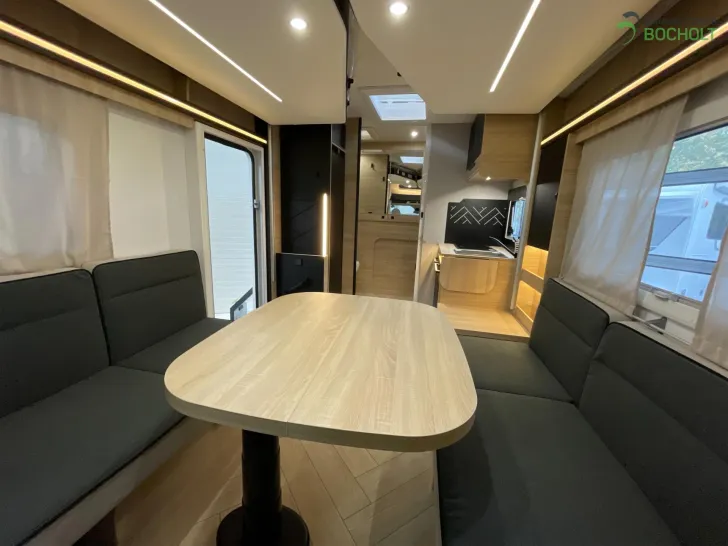 Fahrzeugbild Challenger Graphite 270 Modell 2026 / Artic / Zubehör / Look #10