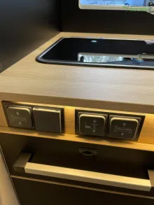 Fahrzeugbild Challenger Graphite 270 Modell 2026 / Artic / Zubehör / Look #16