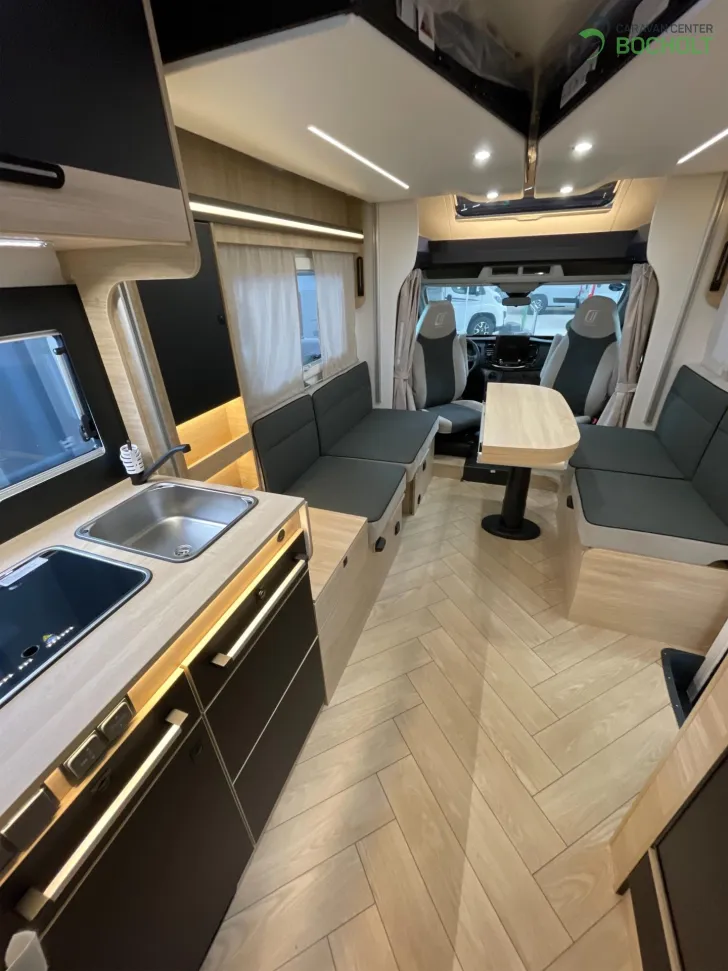 Fahrzeugbild Challenger Graphite 270 Modell 2026 / Artic / Zubehör / Look #21