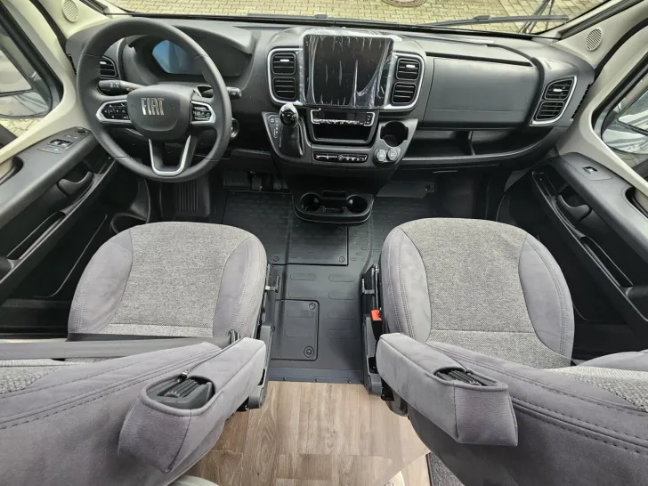 Fahrzeugbild Carado pro+ CV 640 8GAutomatik|190AH|LEDSW|Combi6EHeiz. #10