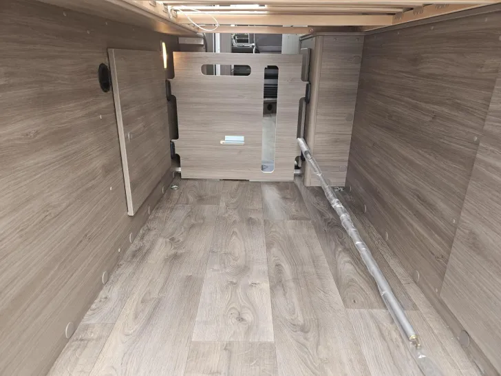 Fahrzeugbild Carado pro+ CV 640 8GAutomatik|190AH|LEDSW|Combi6EHeiz. #19