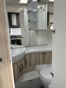 Fahrzeugbild Hobby De Luxe 460 LU #7