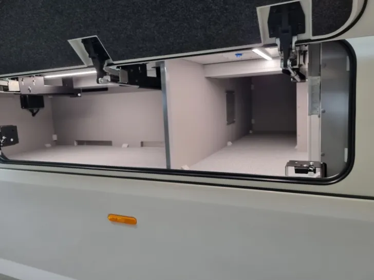 Fahrzeugbild Morelo Empire Liner 98 MB #13