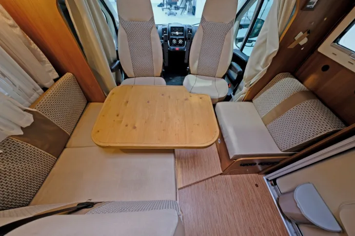 Fahrzeugbild Carado T 449 H/Quensbett/Garage/Klima/Markise #8
