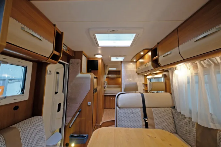 Fahrzeugbild Carado T 449 H/Quensbett/Garage/Klima/Markise #10