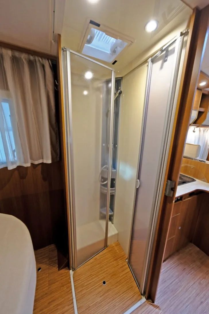 Fahrzeugbild Carado T 449 H/Quensbett/Garage/Klima/Markise #15