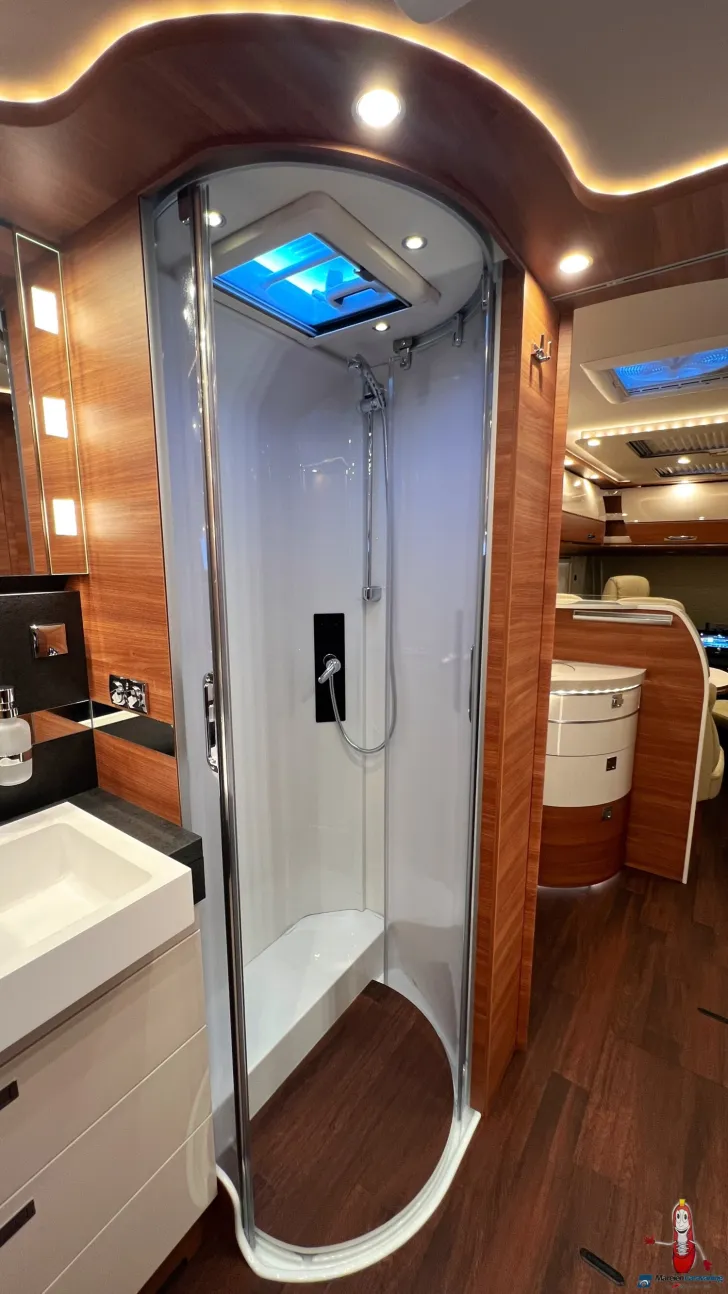 Fahrzeugbild Carthago chic c-line xl I I 5.9 LE Mercedes (228) #35