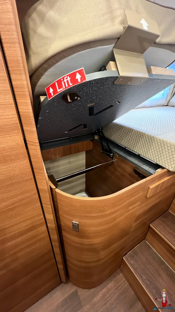 Fahrzeugbild Carthago chic c-line xl I I 5.9 LE Mercedes (228) #41